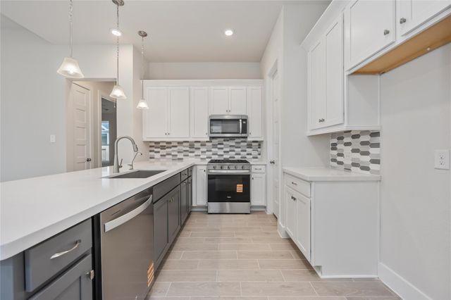 5611 Birchwood Glen Drive, Katy, TX 77493