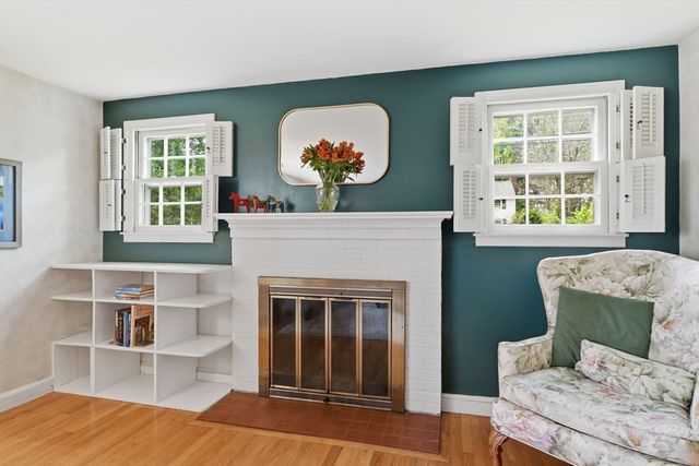6 Ferncroft Street, Longmeadow, MA 01106