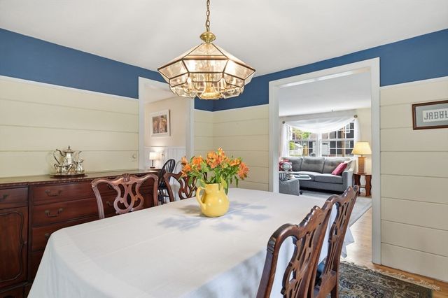 6 Ferncroft Street, Longmeadow, MA 01106