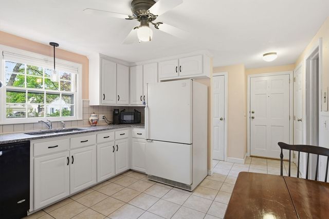6 Ferncroft Street, Longmeadow, MA 01106