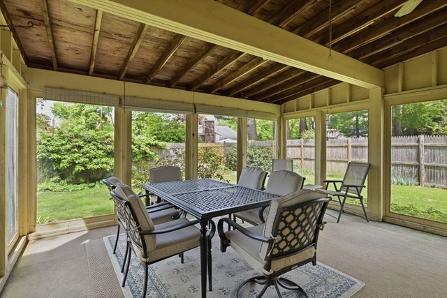 6 Ferncroft Street, Longmeadow, MA 01106