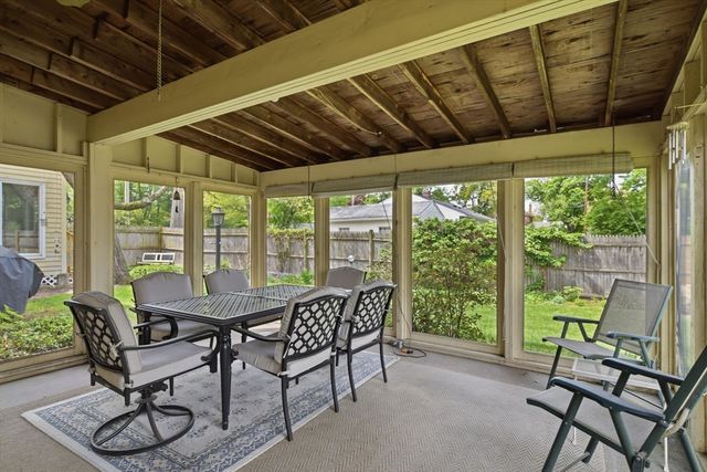 6 Ferncroft Street, Longmeadow, MA 01106