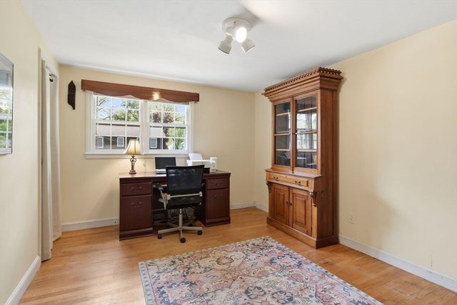 6 Ferncroft Street, Longmeadow, MA 01106