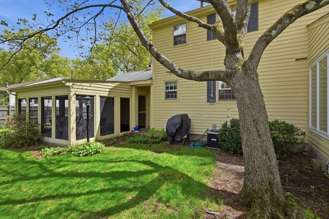 6 Ferncroft Street, Longmeadow, MA 01106