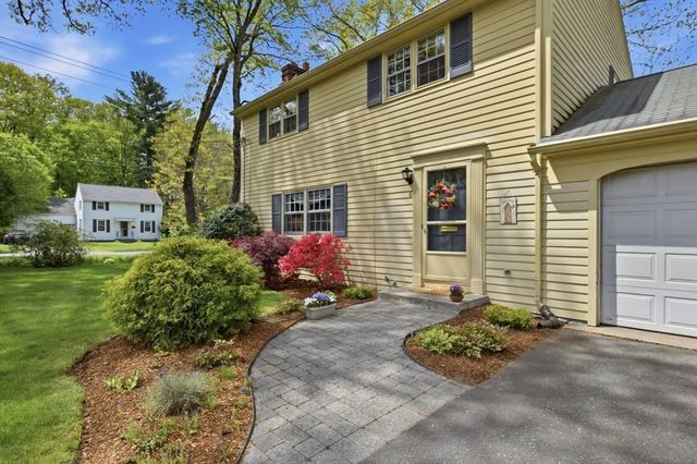 6 Ferncroft Street, Longmeadow, MA 01106