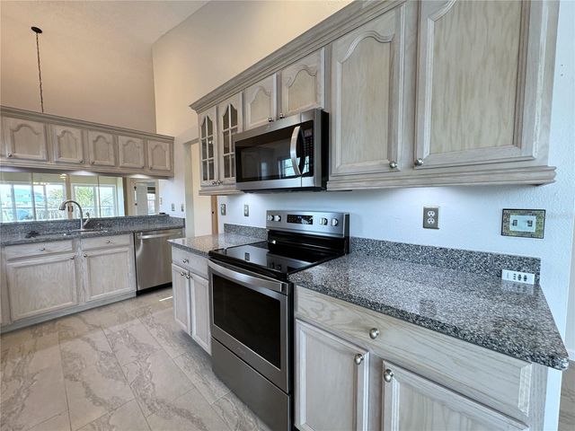 1005 PELICAN COURT, Bradenton, FL 34209