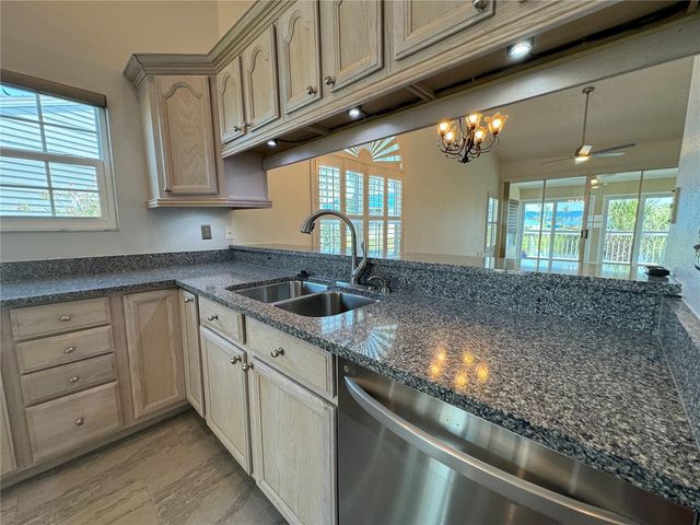 1005 PELICAN COURT, Bradenton, FL 34209