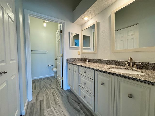 1005 PELICAN COURT, Bradenton, FL 34209