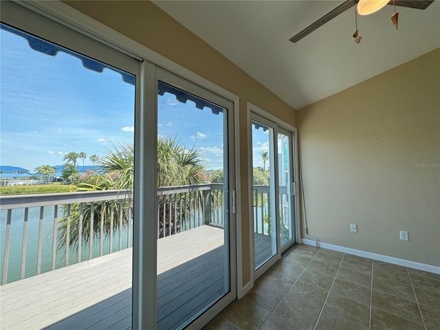 1005 PELICAN COURT, Bradenton, FL 34209
