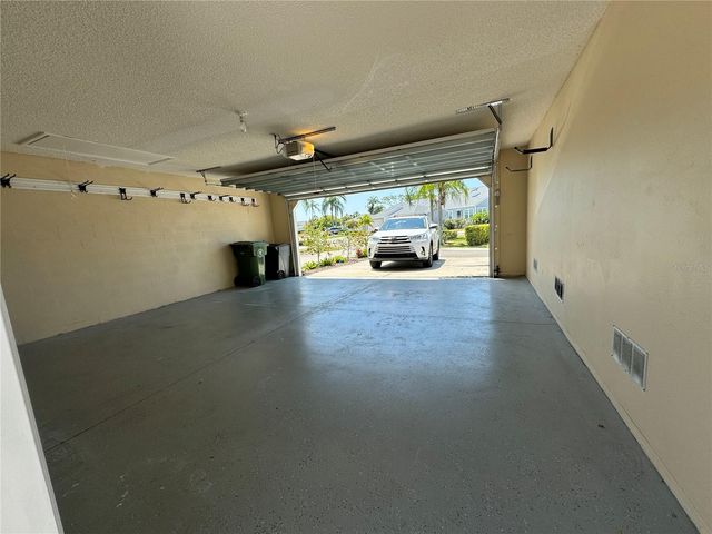 1005 PELICAN COURT, Bradenton, FL 34209