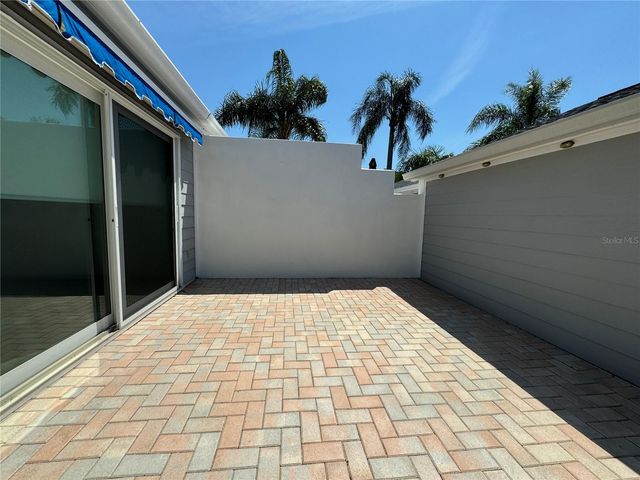 1005 PELICAN COURT, Bradenton, FL 34209