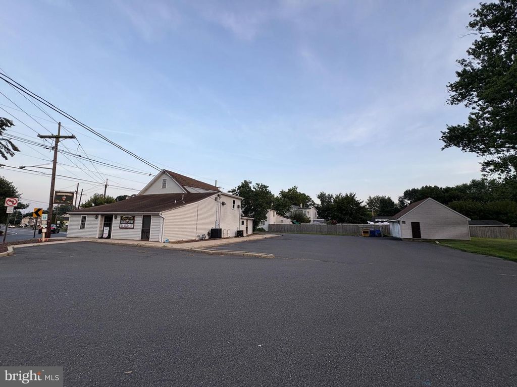 2 CHESTERFIELD GEORGETOWN RD, Chesterfield, NJ 08515