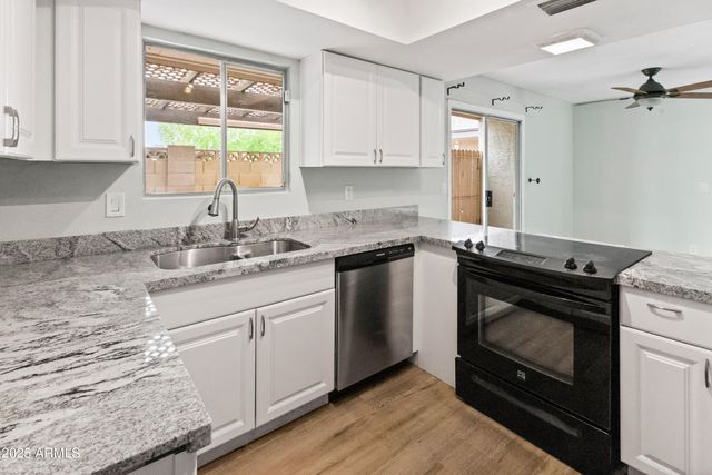 4727 W CONTINENTAL Drive, Glendale, AZ 85308