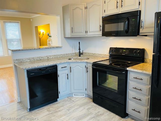 1256 Franklin Road, Berkley, MI 48072