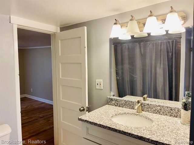 1256 Franklin Road, Berkley, MI 48072