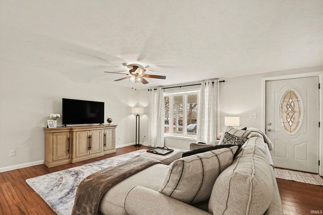 52600 Juniper Road, South Bend, IN 46637