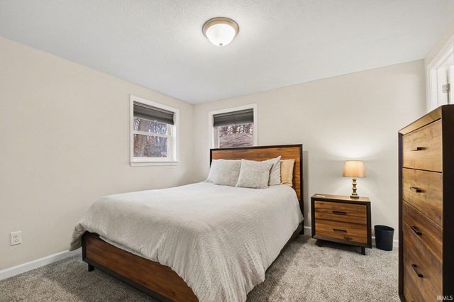 52600 Juniper Road, South Bend, IN 46637