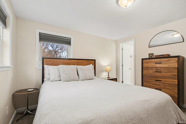 52600 Juniper Road, South Bend, IN 46637