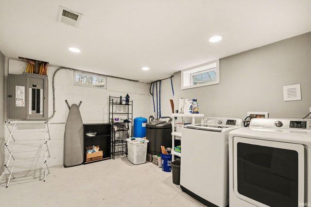 52600 Juniper Road, South Bend, IN 46637