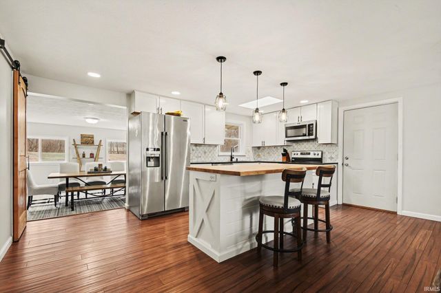 52600 Juniper Road, South Bend, IN 46637