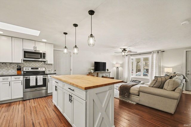 52600 Juniper Road, South Bend, IN 46637