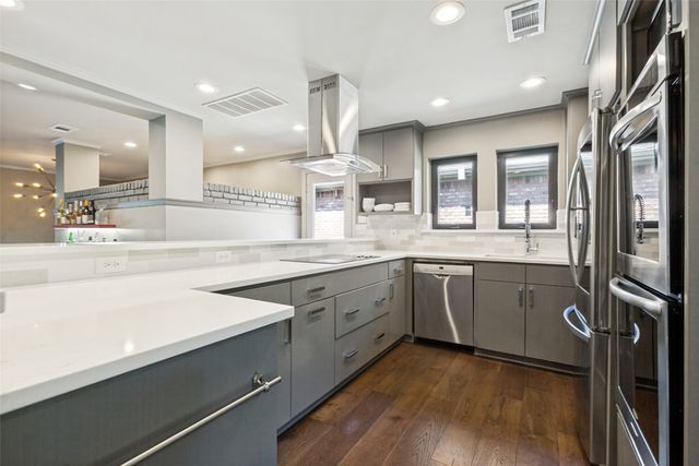 14913 Oaks North Drive, Addison, TX 75254
