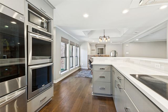 14913 Oaks North Drive, Addison, TX 75254