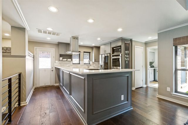 14913 Oaks North Drive, Addison, TX 75254