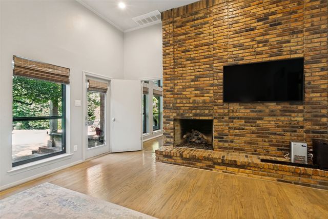 14913 Oaks North Drive, Addison, TX 75254