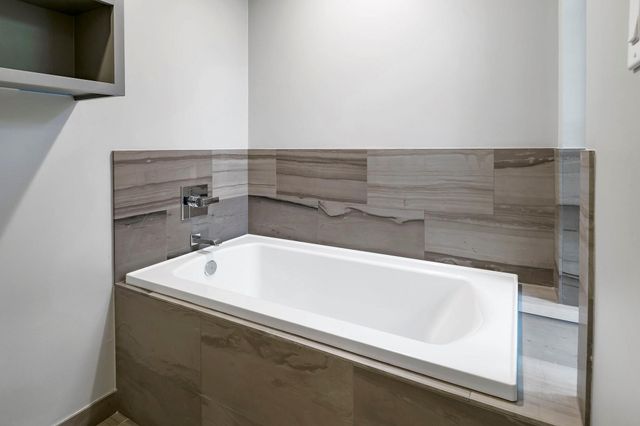 14913 Oaks North Drive, Addison, TX 75254