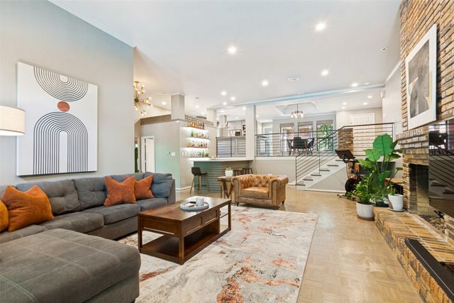 14913 Oaks North Drive, Addison, TX 75254