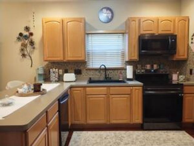 2024 Grove AVENUE, Racine, WI 53405