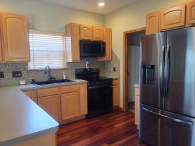 2024 Grove AVENUE, Racine, WI 53405