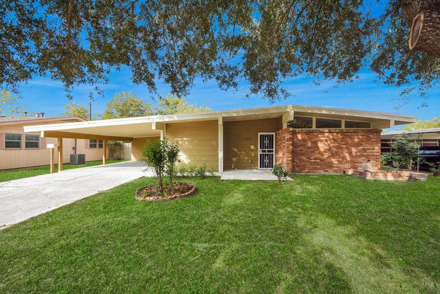 5326 Heatherbrook Drive, Houston, TX 77045