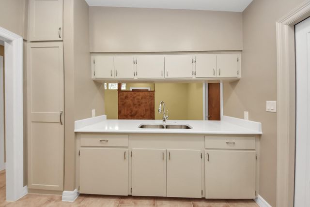 5326 Heatherbrook Drive, Houston, TX 77045