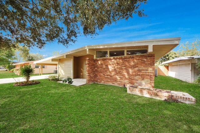 5326 Heatherbrook Drive, Houston, TX 77045