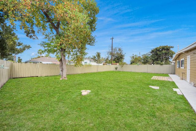 5326 Heatherbrook Drive, Houston, TX 77045