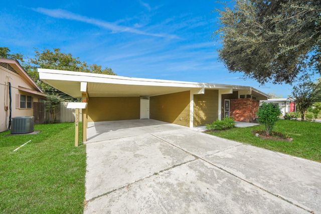 5326 Heatherbrook Drive, Houston, TX 77045