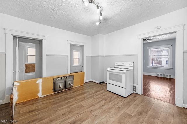 3978 E 55th Street, Newburgh Heights, OH 44105