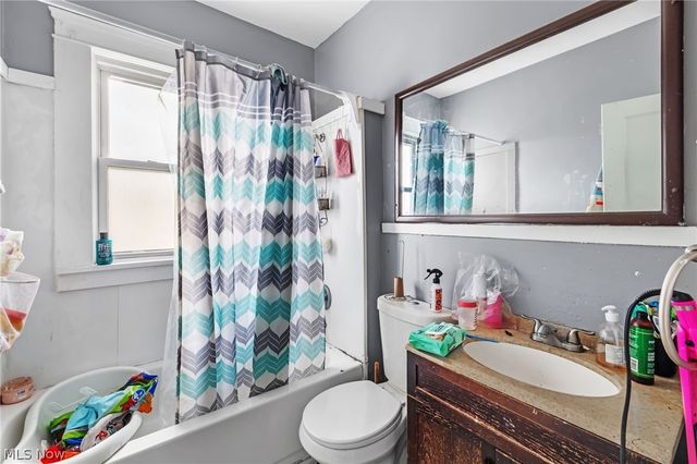 3978 E 55th Street, Newburgh Heights, OH 44105