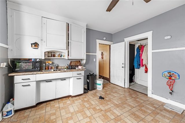 3978 E 55th Street, Newburgh Heights, OH 44105