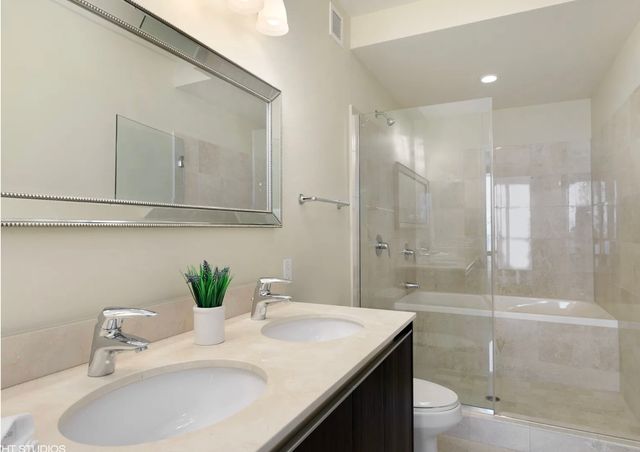 225 N Columbus Drive 6504, Chicago, IL 60601