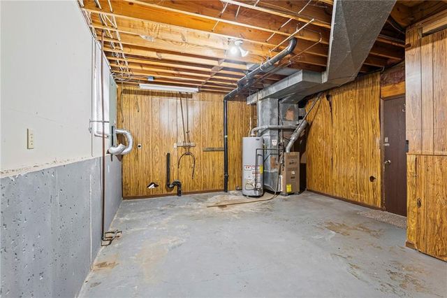 1422 La Chateau Drive, Liberty, MO 64068