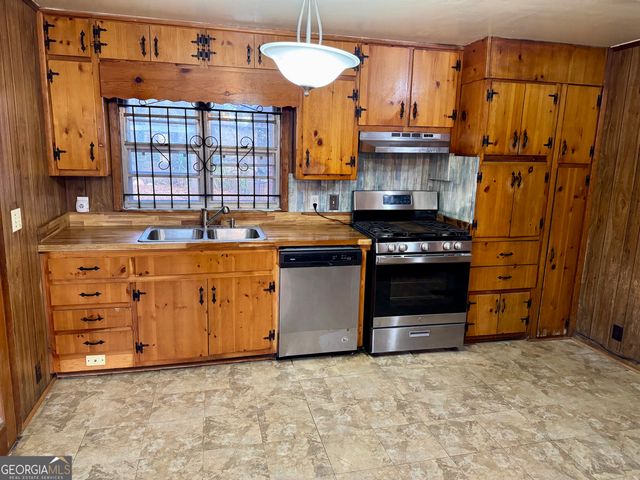 556 LAMAR Drive, Forest Park, GA 30297