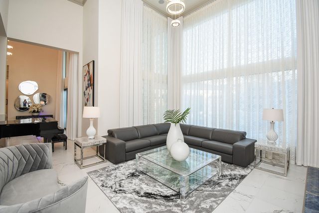 32 E Shady Lane, Houston, TX 77063