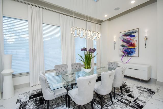 32 E Shady Lane, Houston, TX 77063