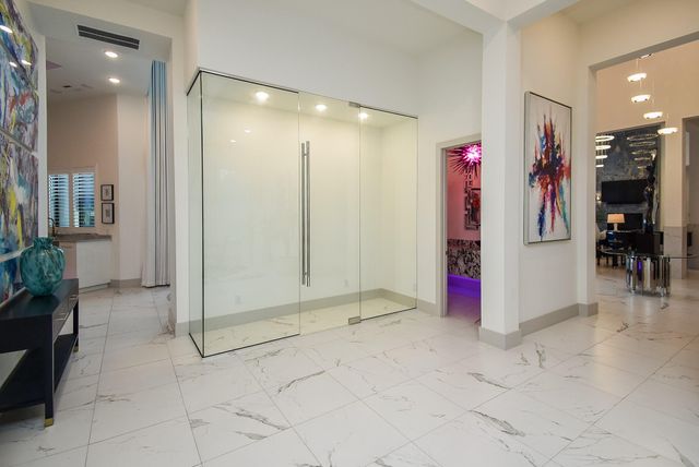 32 E Shady Lane, Houston, TX 77063