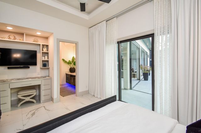 32 E Shady Lane, Houston, TX 77063