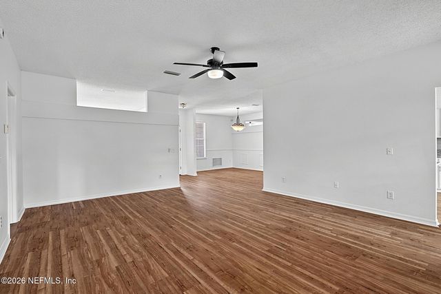 8426 COUNTRY BEND Circle W, Jacksonville, FL 32244