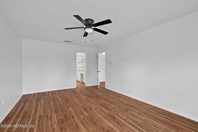 8426 COUNTRY BEND Circle W, Jacksonville, FL 32244